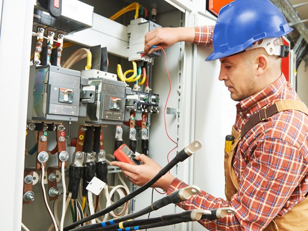 Things to Consider While Hiring an Electrical Contractor Things to Consider While Hiring an Electrical Contractor